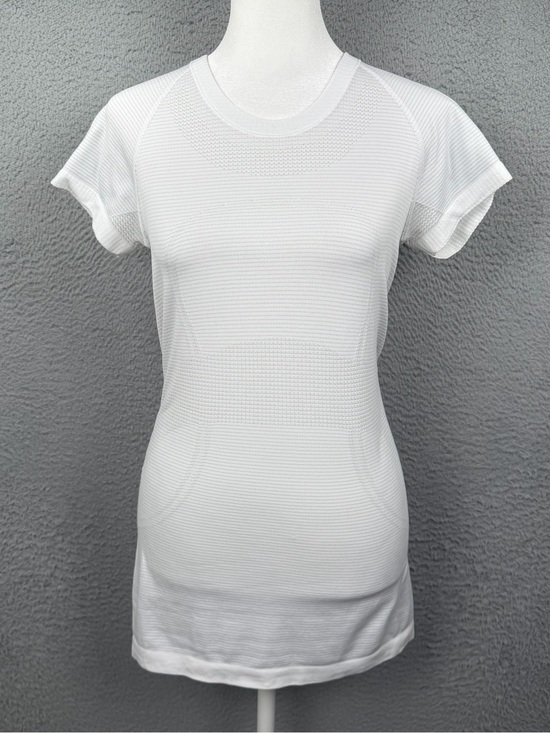 lululemon athletica Tops - Lululemon Swiftly Tech Shirt Womens 6 White Short Sleeve Athletic Workout Gym